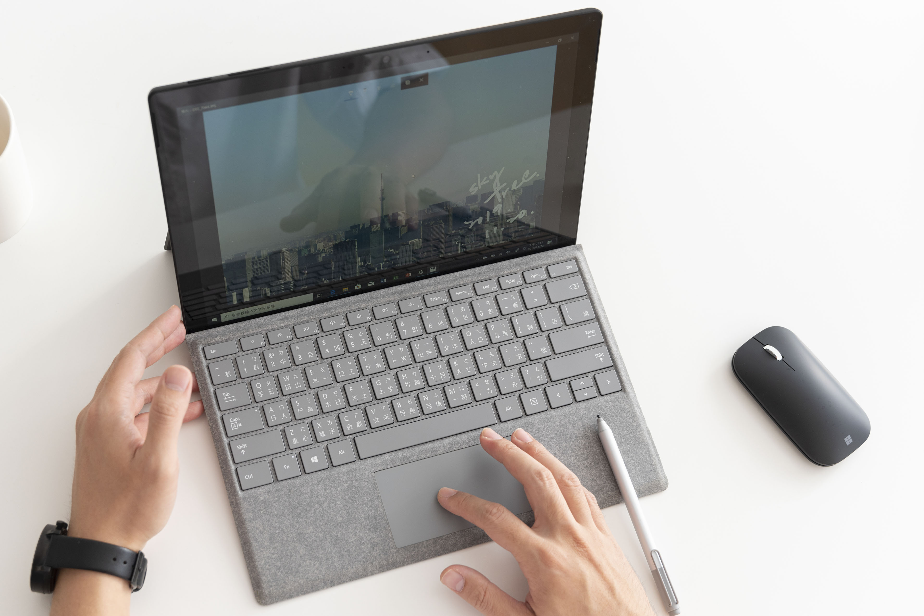 一種默契，我們用 Microsoft  Surface Pro 7 一起分享生活、也記錄日常。
