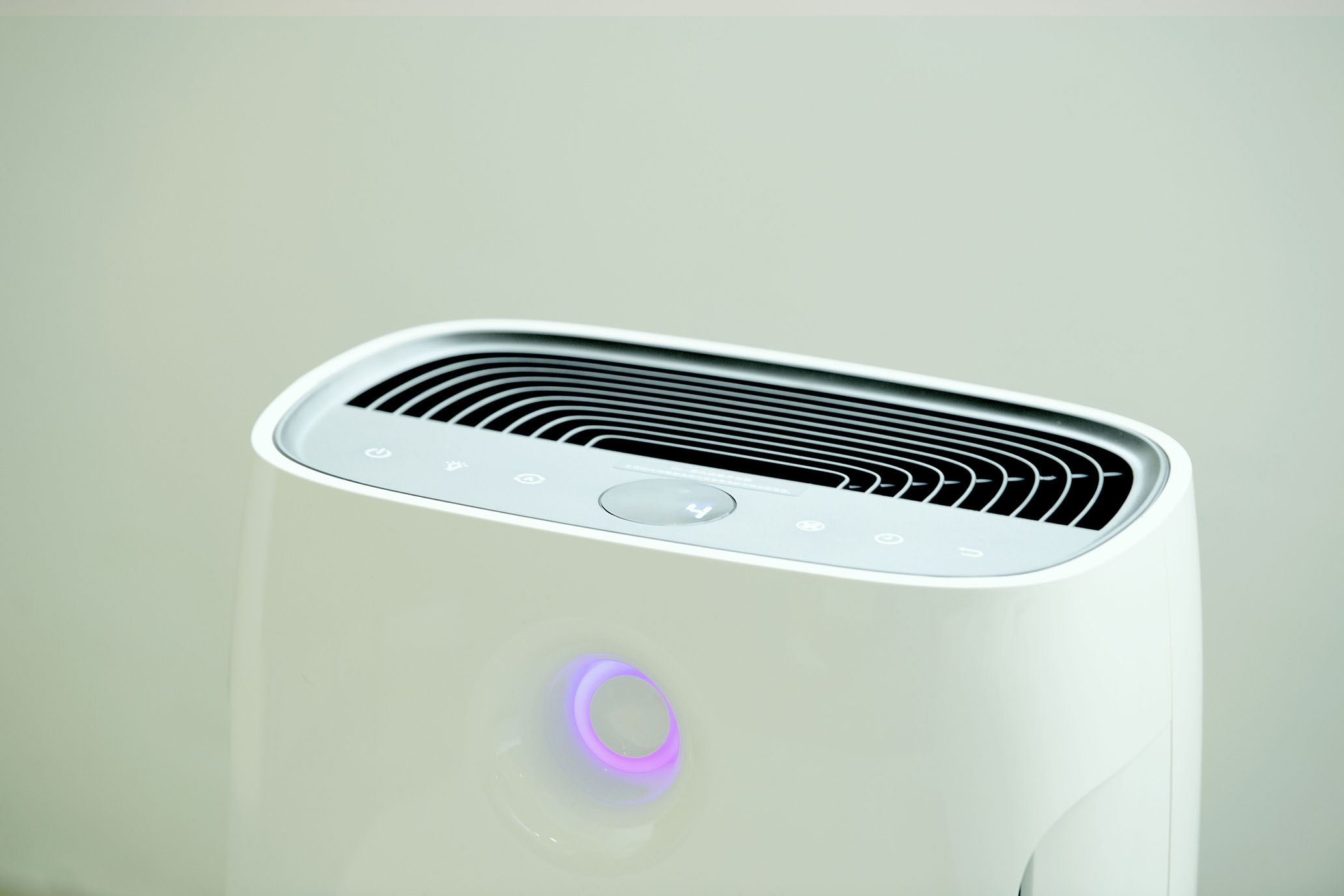 飛利浦智能 WiFi 抗敏空氣清淨機AC2889，幫你濾淨居家99.9%的PM0.003懸浮微粒。