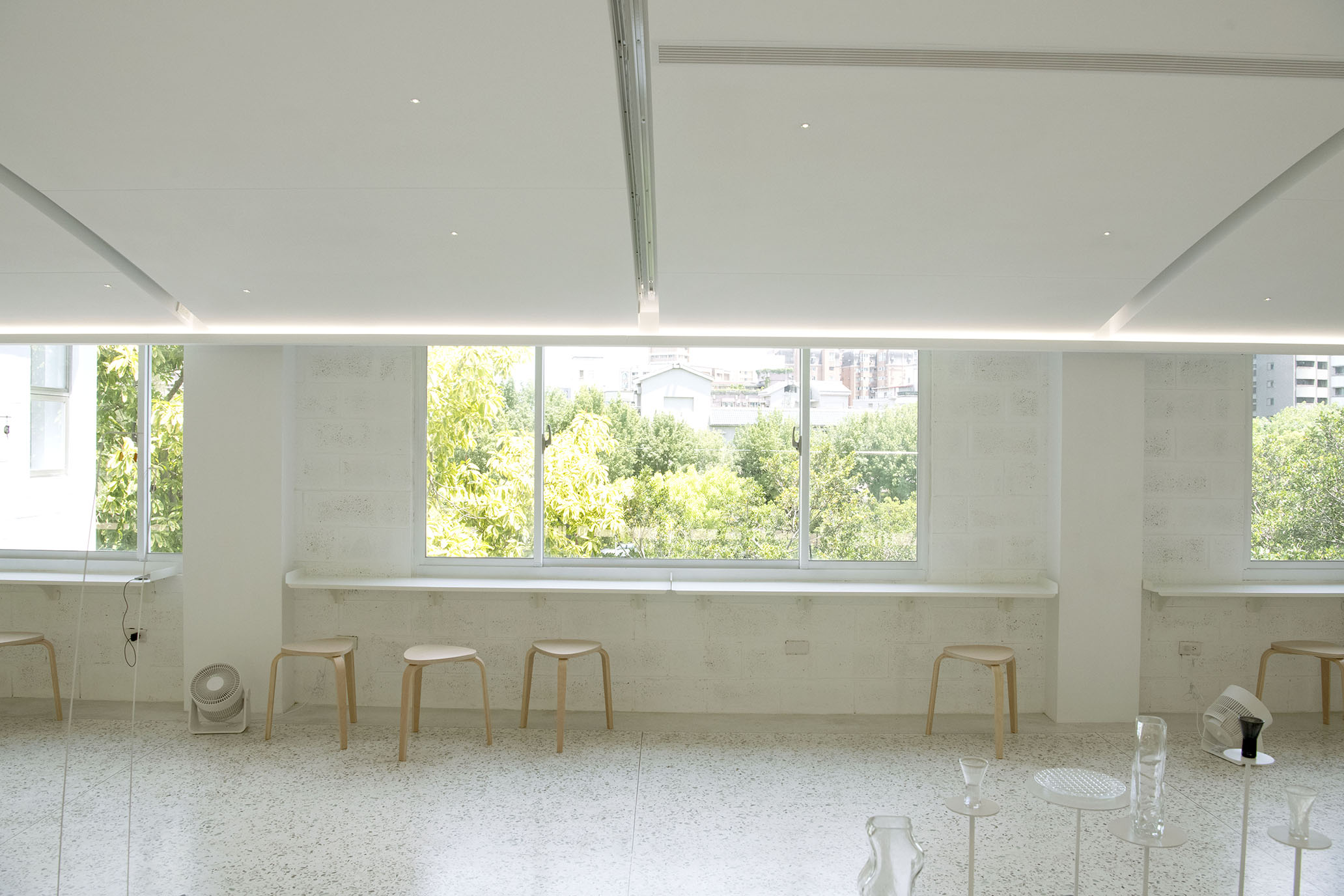 新竹春室，夏至裡感受玻璃的各形思緒與聲息。