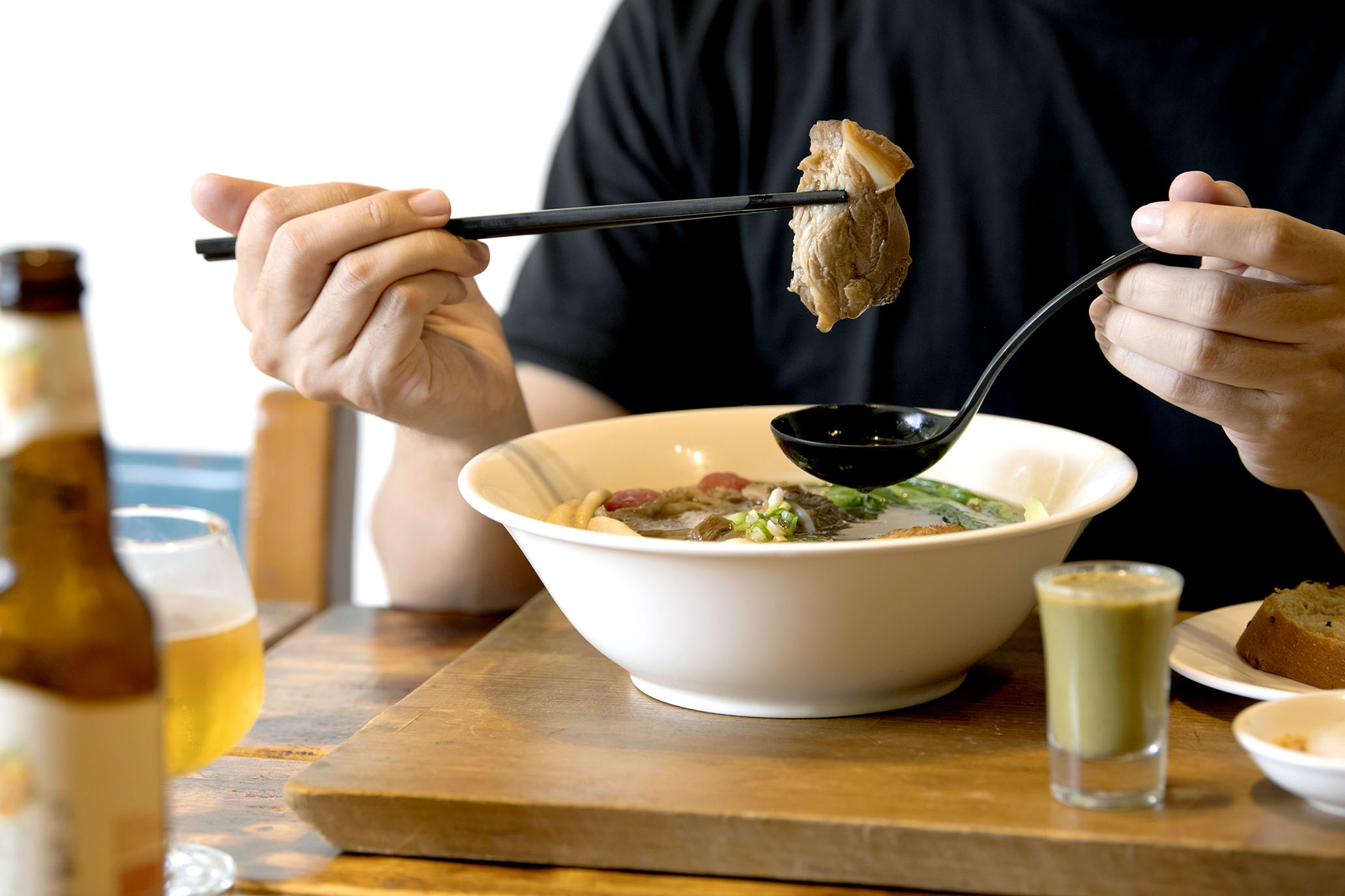 新竹縣大山背嚐鮮之旅，老大份農場採果，重回懷舊內灣老街｜中台灣好玩卡