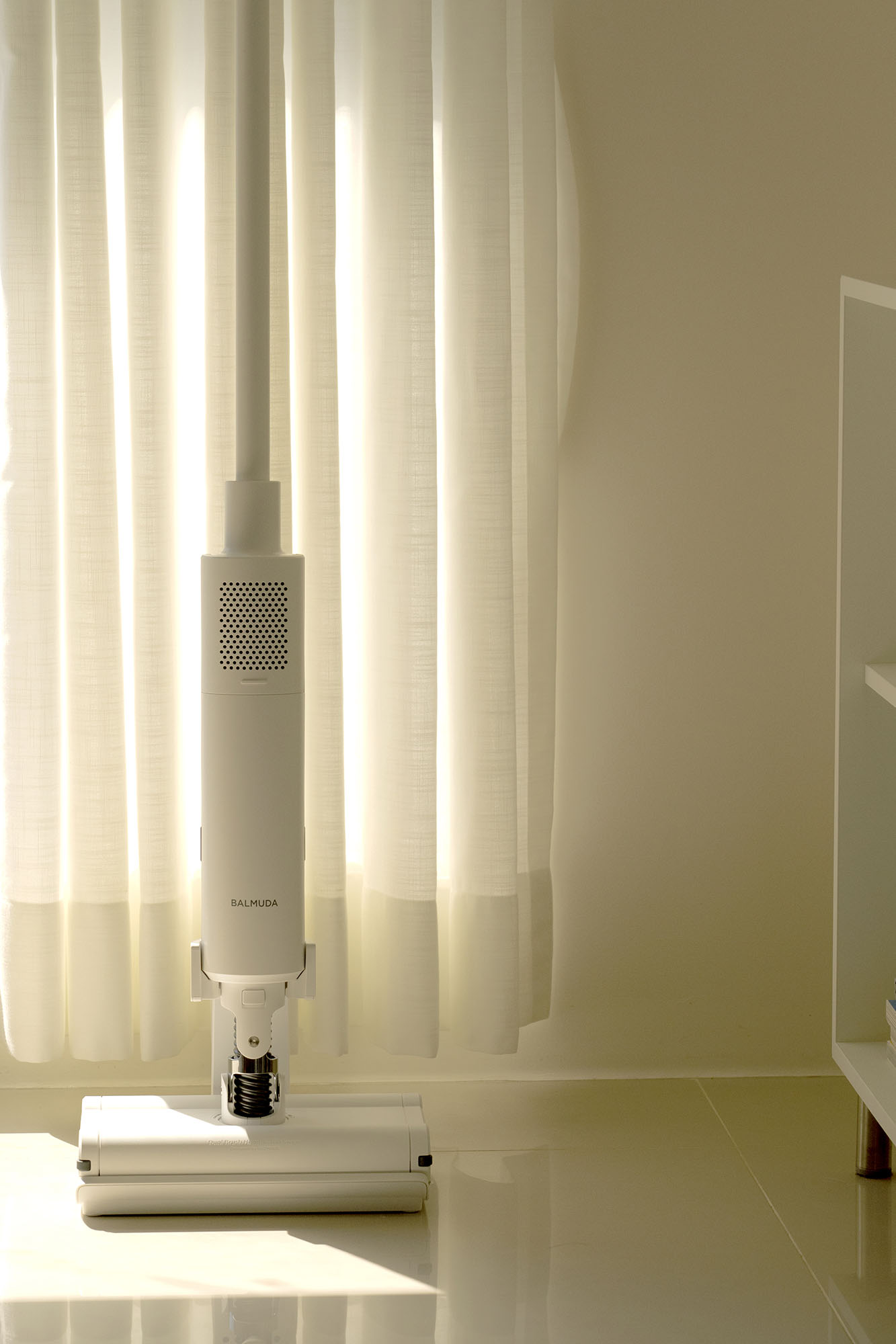 居家最喜歡的白，是BALMUDA The Cleaner 無線吸塵器的白，讓日子輕鬆保持最舒心的白淨。 – MENS 30S LIFE