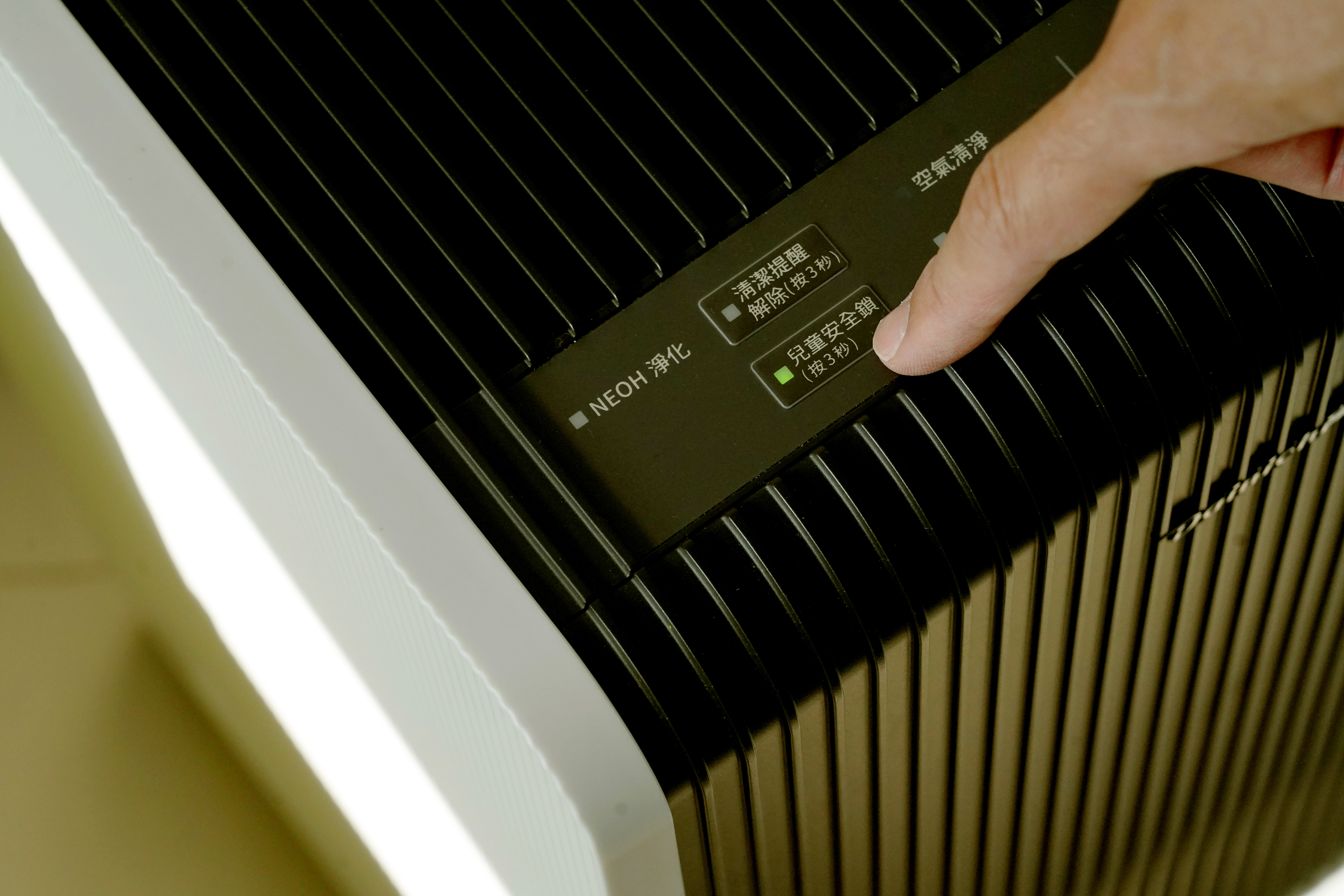 在家感受靜謐的日式清淨｜大日 Dainichi HYBRID混合式空氣清淨機